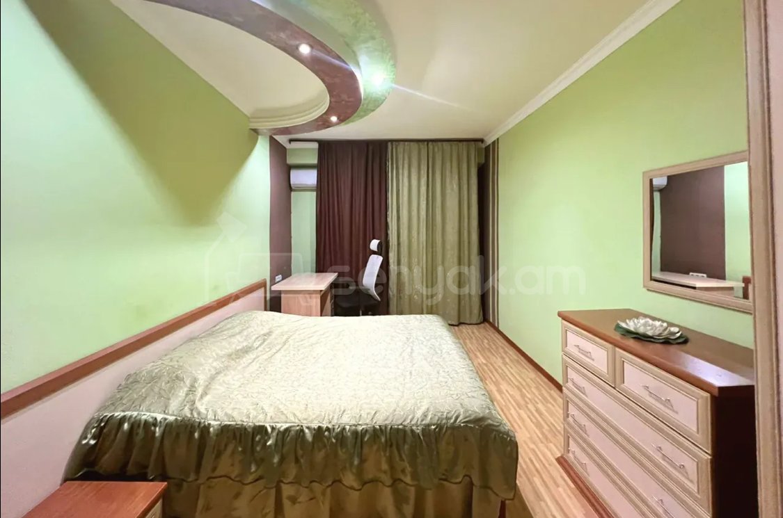 4 Սենյականոց Բնակարան, 90քմ, 2/9 հարկ, Կապիտալ Վերանորոգված, Կահավորված, Արևկող