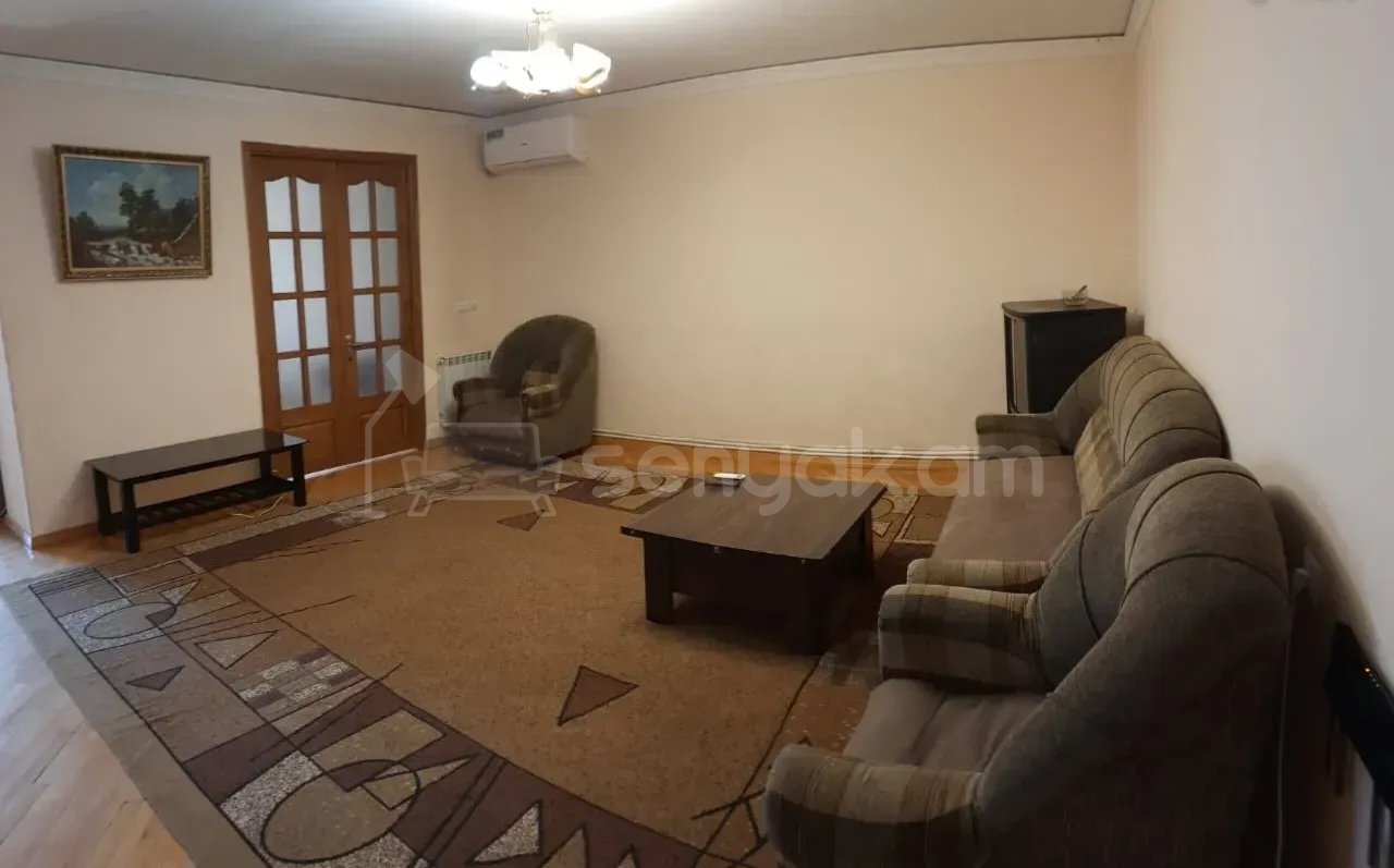 3 Սենյականոց Բնակարան Քարե Շենքում, 93քմ, 3/5 հարկ, Կապիտալ Վերանորոգված, Կահավորված