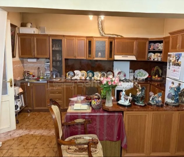 4 Սենյականոց Սեփական Տուն, 110քմ, Կոսմետիկ Վերանորոգված, Կահավորված
