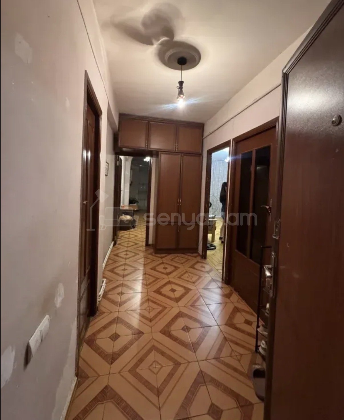 3 Սենյականոց Բնակարան, 63քմ, 6/9 հարկ, Նորմալ Վիճակում, Կահավորված, Արևկող