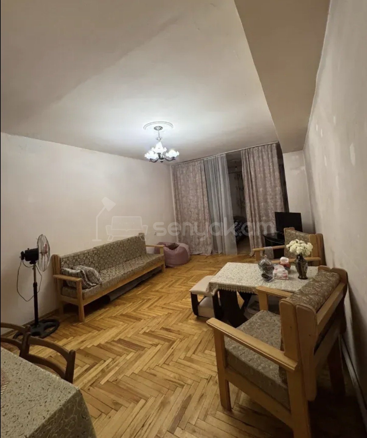 3 Սենյականոց Բնակարան, 63քմ, 6/9 հարկ, Նորմալ Վիճակում, Կահավորված, Արևկող