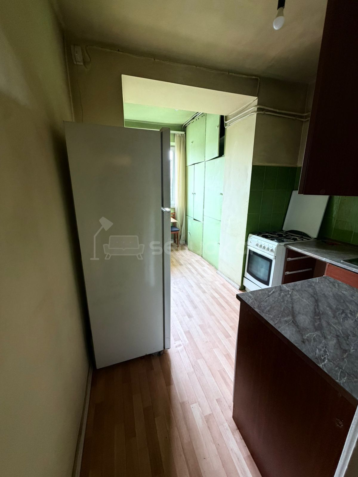 3 Սենյականոց Բնակարան Քարե Շենքում, 60քմ, 4/4 հարկ, Նորմալ Վիճակում, Կահավորված
