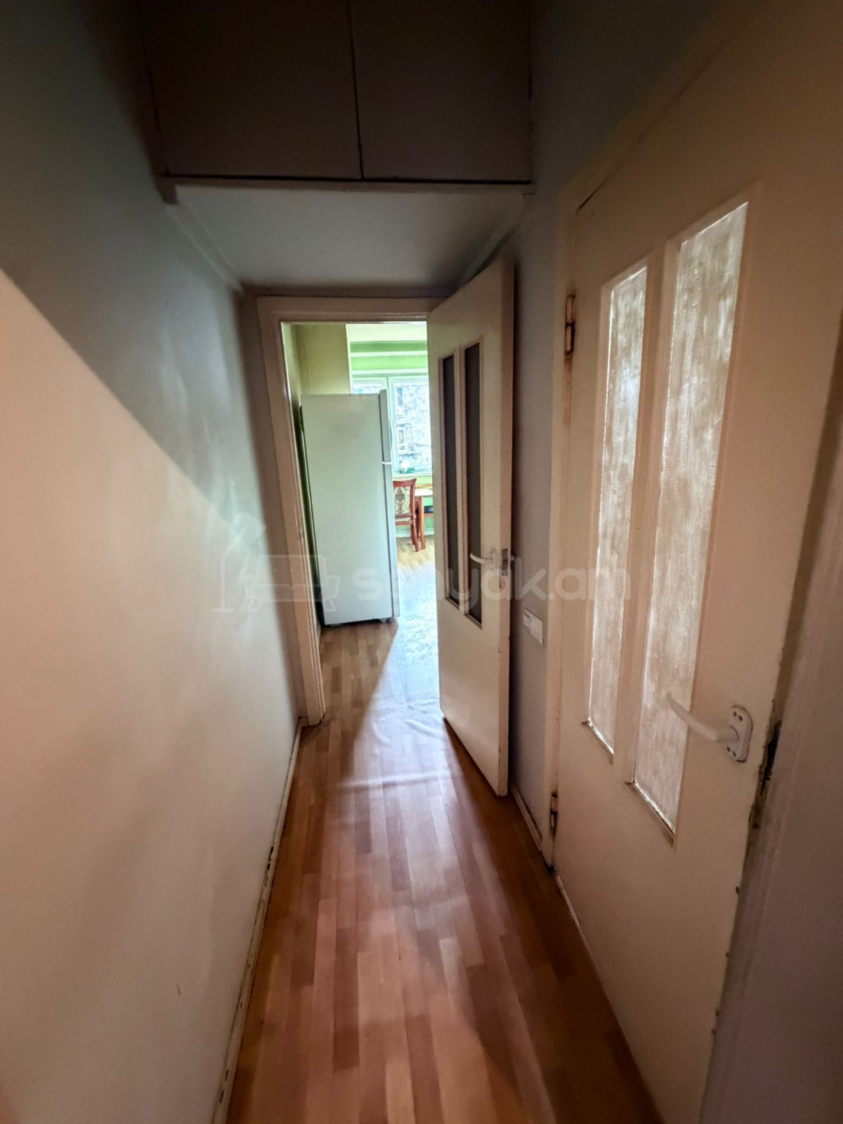 3 Սենյականոց Բնակարան Քարե Շենքում, 60քմ, 4/4 հարկ, Նորմալ Վիճակում, Կահավորված