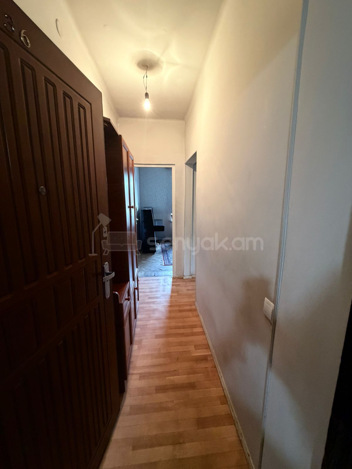 3 Սենյականոց Բնակարան Քարե Շենքում, 60քմ, 4/4 հարկ, Նորմալ Վիճակում, Կահավորված