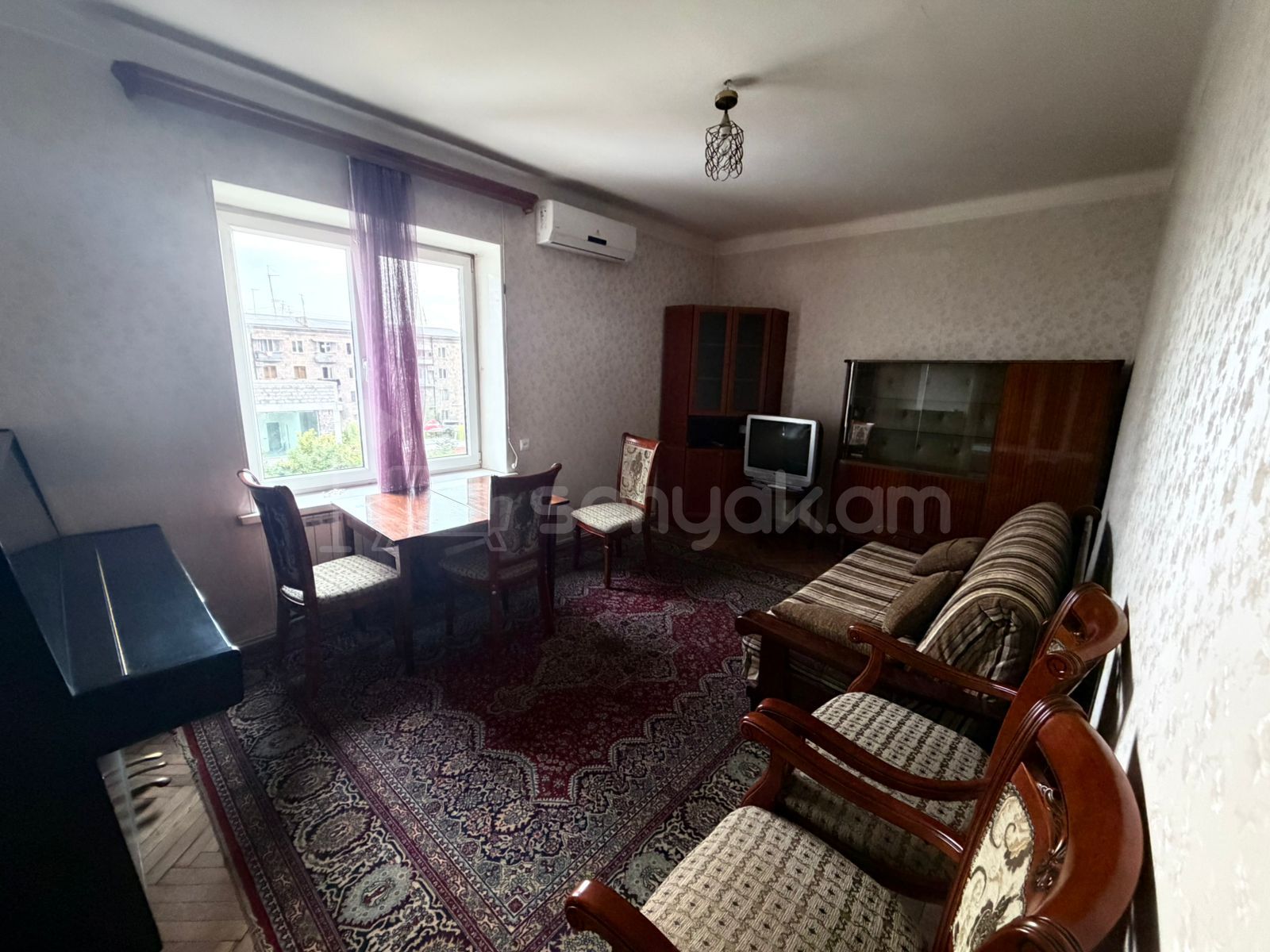3 Սենյականոց Բնակարան Քարե Շենքում, 60քմ, 4/4 հարկ, Նորմալ Վիճակում, Կահավորված
