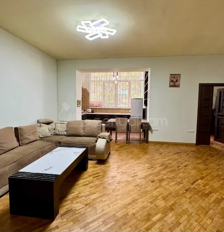 2 Սենյականոց Բնակարան Քարե Շենքում, 60քմ, 1/5 հարկ, Կապիտալ Վերանորոգված, Կահավորված