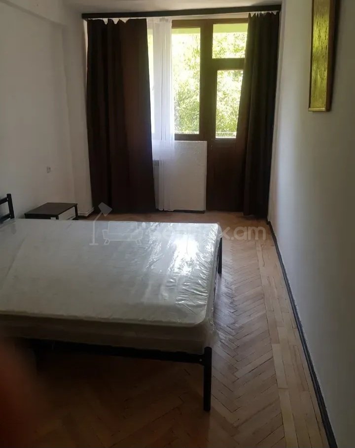 2 Սենյականոց Բնակարան Քարե Շենքում, 67քմ, 4/10 հարկ, Կապիտալ Վերանորոգված, Կահավորված