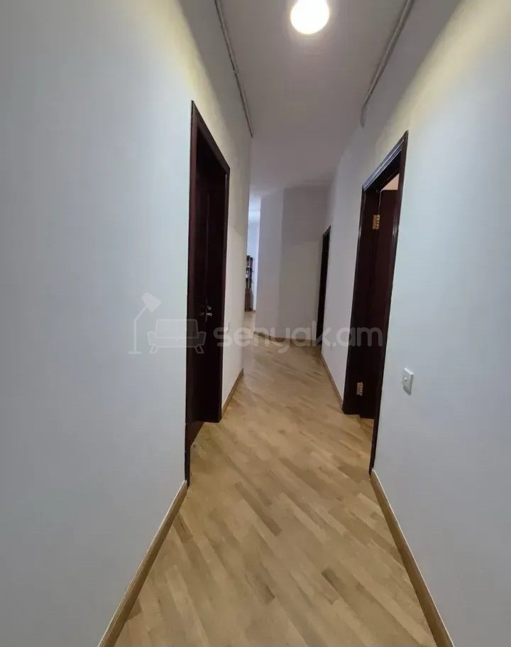 3 Սենյականոց Բնակարան Նորակառույց Քարե Շենքում, 112քմ, 5/10 հարկ, Կապիտալ Վերանորոգված, Կահավորված