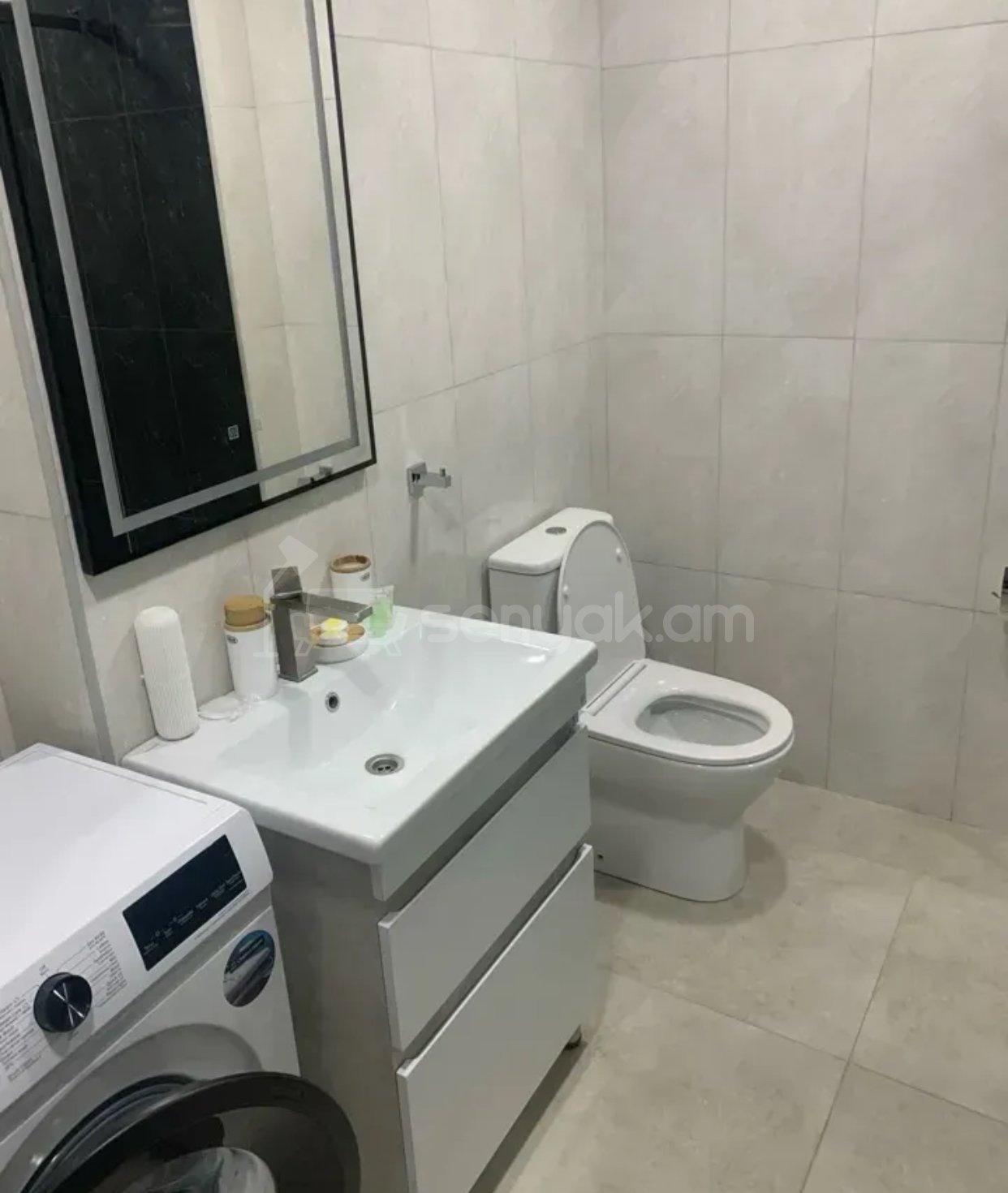 1 Սենյականոց Բնակարան, 42քմ, 5/9 հարկ, Դիզայներական Վերանորոգված