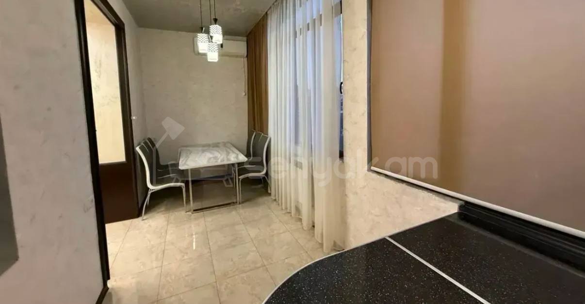 2 Սենյականոց Բնակարան Քարե Շենքում, 60քմ, 4/4 հարկ, Կապիտալ Վերանորոգված, Կահավորված