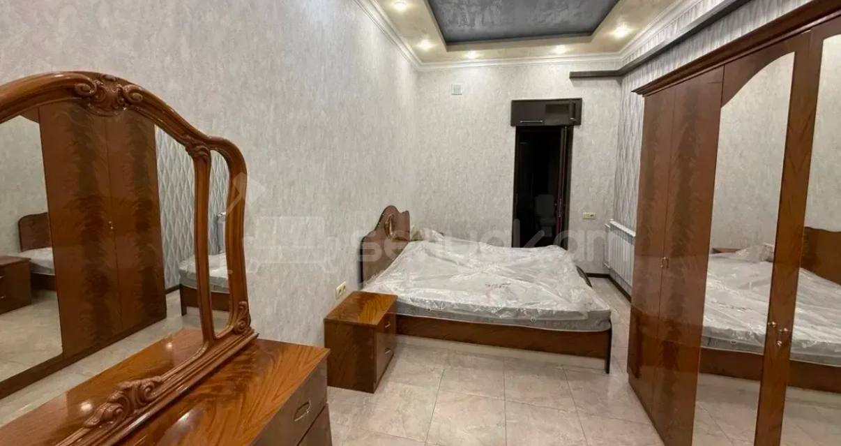 2 Սենյականոց Բնակարան Քարե Շենքում, 60քմ, 4/4 հարկ, Կապիտալ Վերանորոգված, Կահավորված