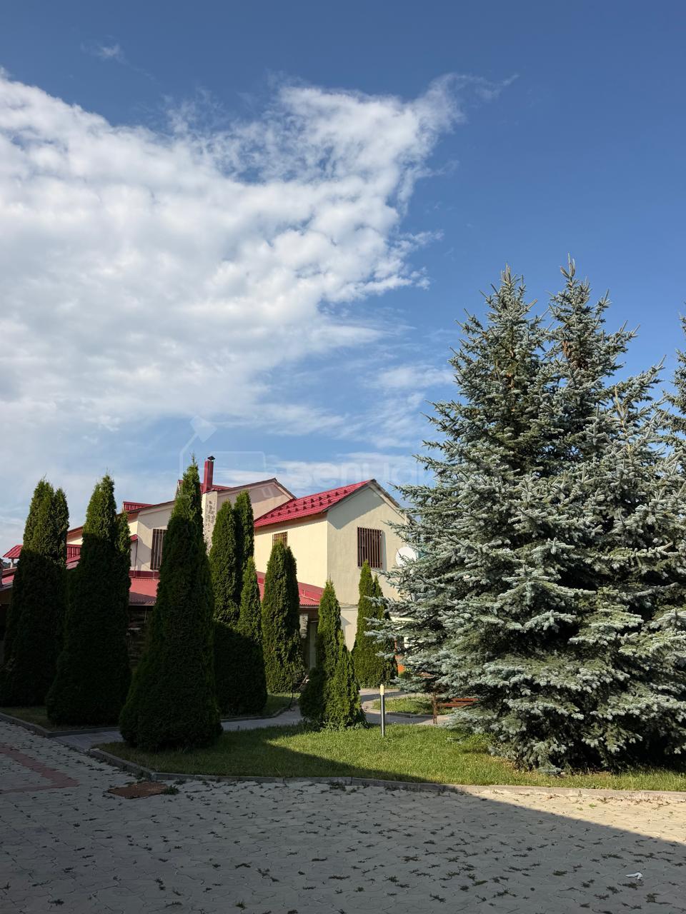 7 Սենյականոց Շքեղ Առանձնատուն, 700քմ, Լողավազանով