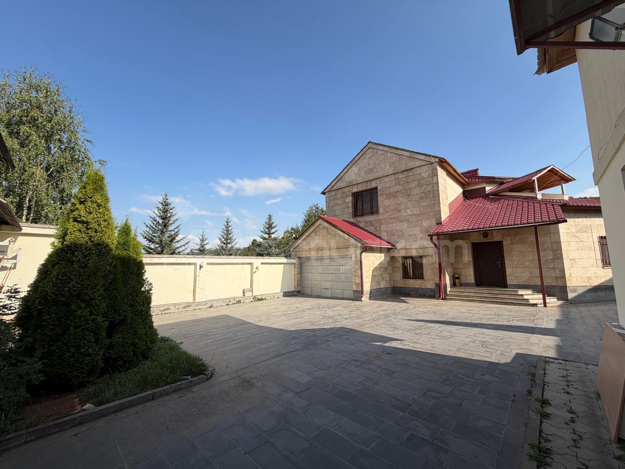 7 Սենյականոց Շքեղ Առանձնատուն, 700քմ, Լողավազանով