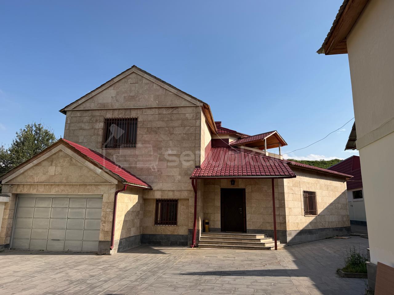 7 Սենյականոց Շքեղ Առանձնատուն, 700քմ, Լողավազանով