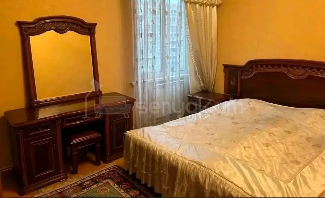 3 Սենյականոց Բնակարան Քարե Շենքում, 80քմ, 5/9 հարկ, Կապիտալ Վերանորոգված, Կահավորված