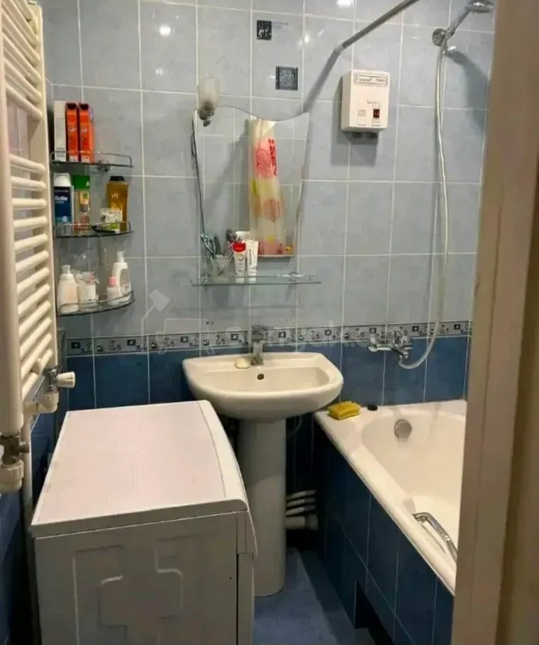 3 Սենյականոց Բնակարան Քարե Շենքում, 80քմ, 5/9 հարկ, Կապիտալ Վերանորոգված, Կահավորված