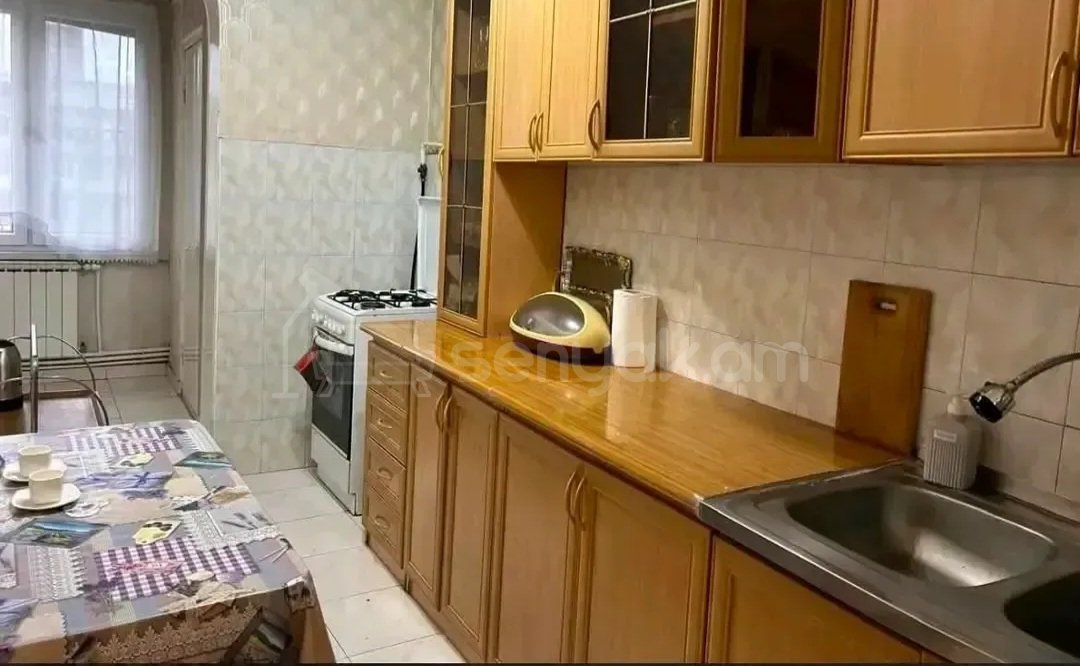 3 Սենյականոց Բնակարան Քարե Շենքում, 80քմ, 5/9 հարկ, Կապիտալ Վերանորոգված, Կահավորված