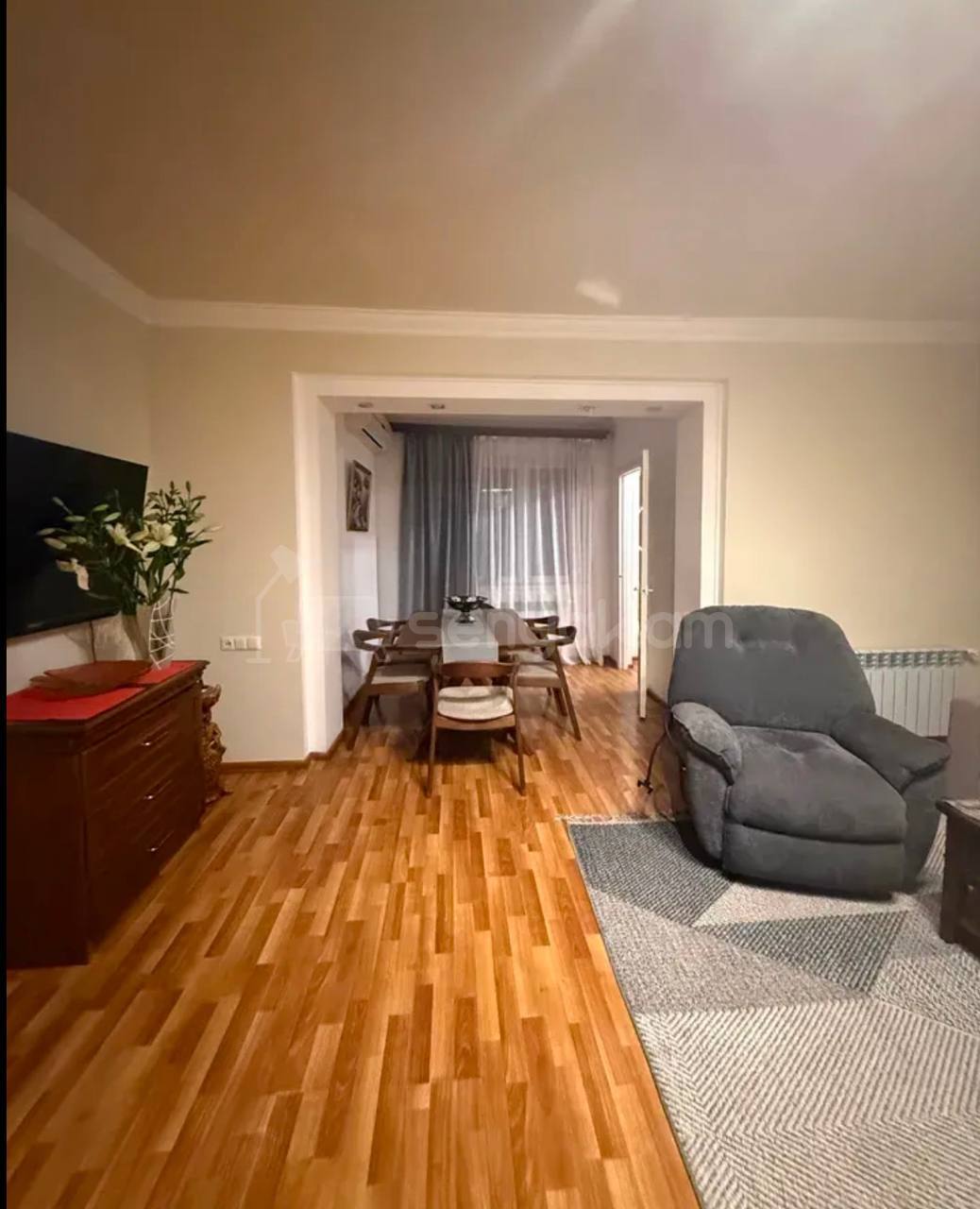 3 Սենյականոց Բնակարան Քարե Շենքում, 90քմ, 5/5 հարկ, Կապիտալ Վերանորոգված