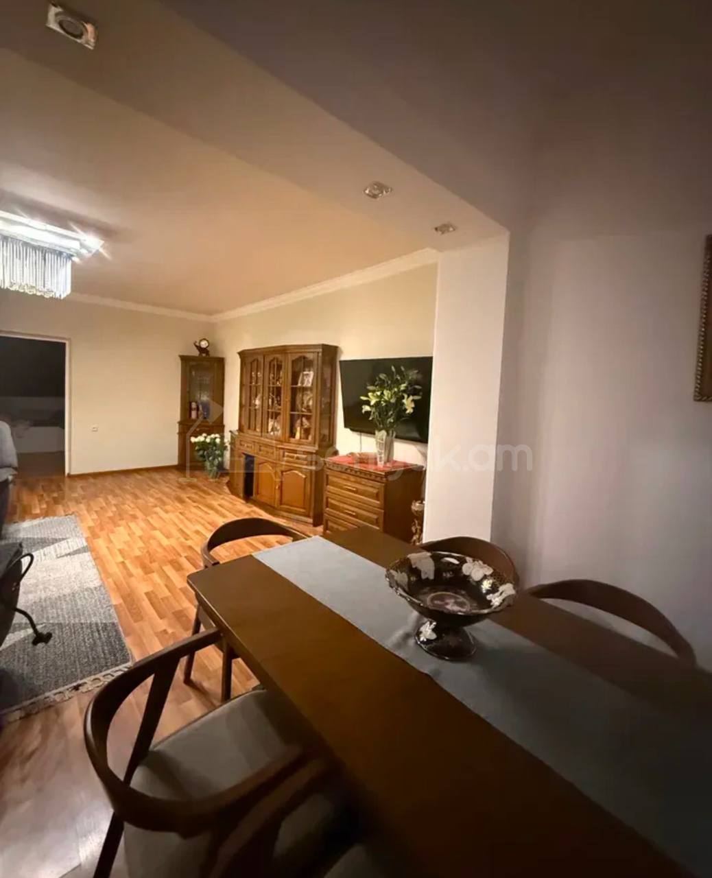3 Սենյականոց Բնակարան Քարե Շենքում, 90քմ, 5/5 հարկ, Կապիտալ Վերանորոգված