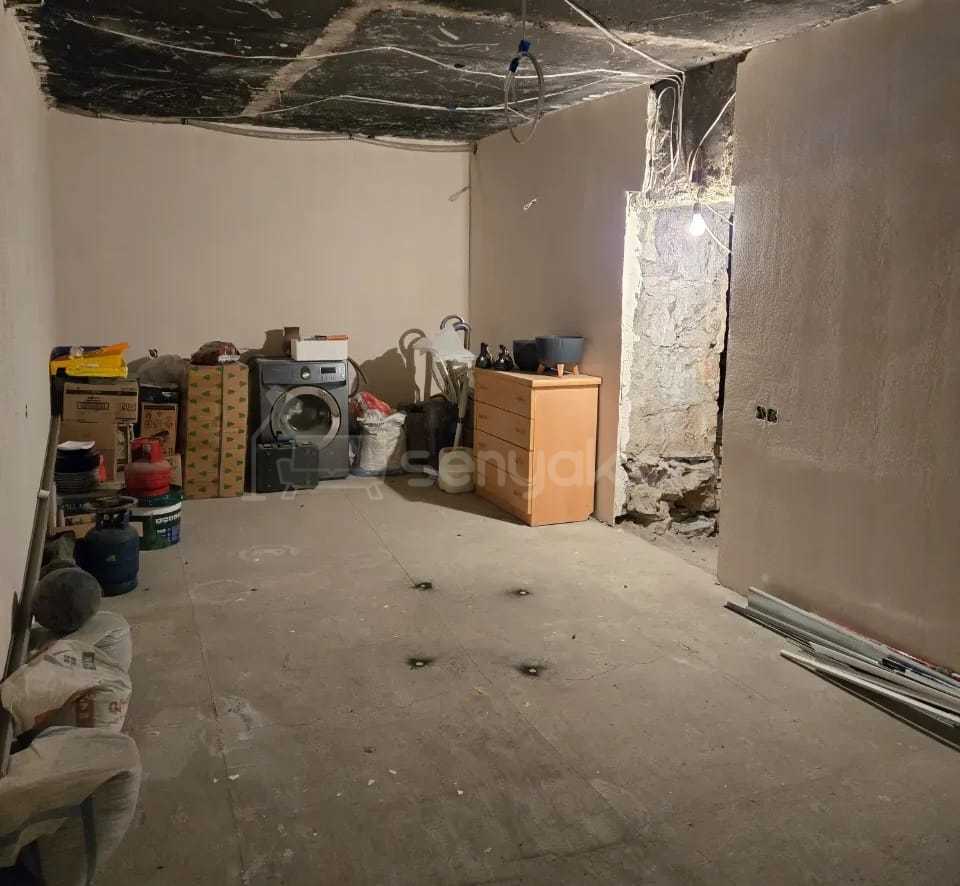 3 Սենյականոց Բնակարան Քարե Շենքում, 64քմ, 1/5 հարկ, Կապիտալ Վերանորոգված