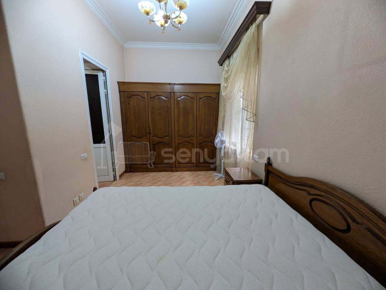 3 Սենյականոց Բնակարան Քարե Շենքում, 150քմ, 2/4 հարկ, Կապիտալ Վերանորոգված, Կահավորված, Արևկող