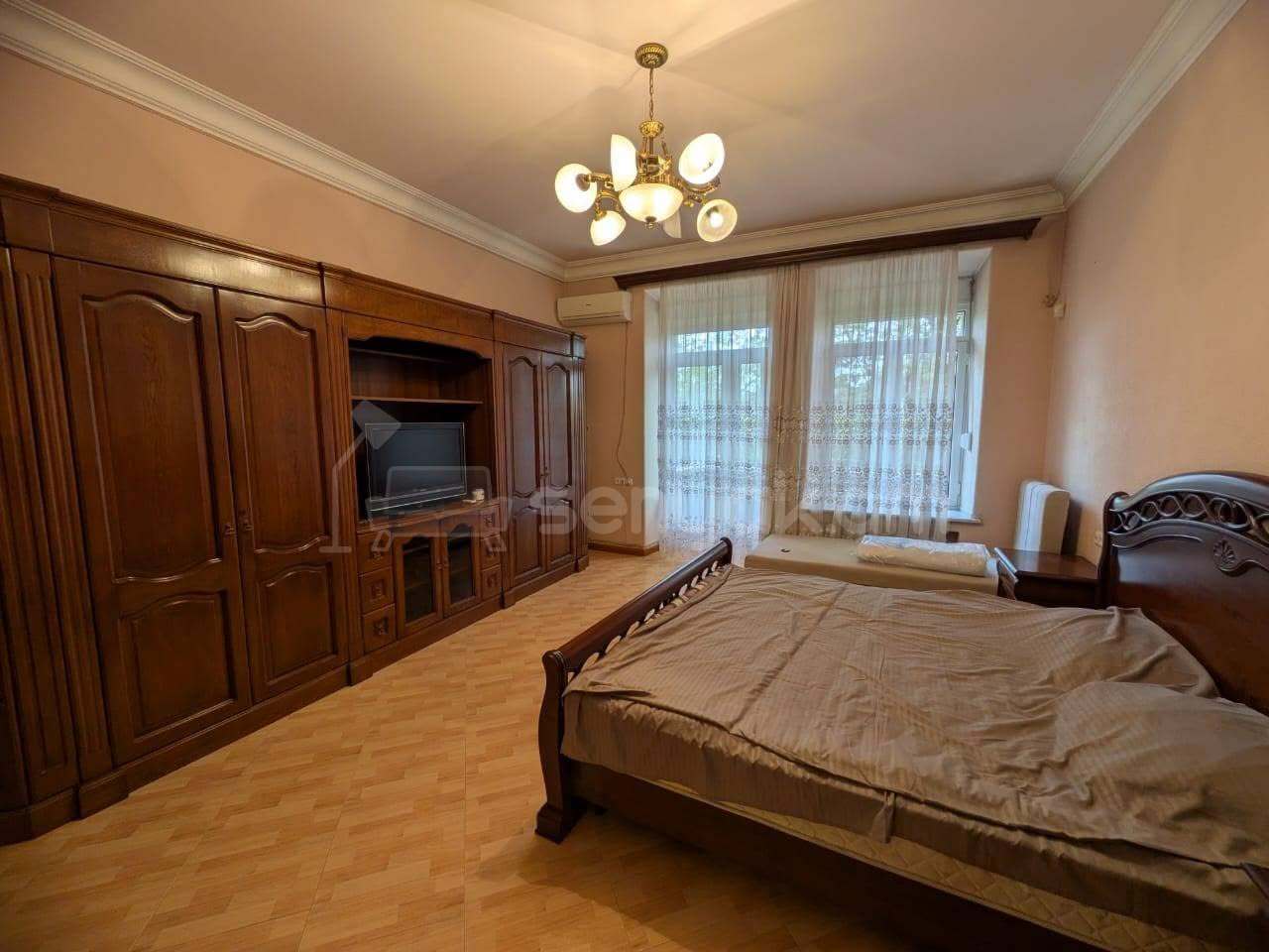 3 Սենյականոց Բնակարան Քարե Շենքում, 150քմ, 2/4 հարկ, Կապիտալ Վերանորոգված, Կահավորված, Արևկող