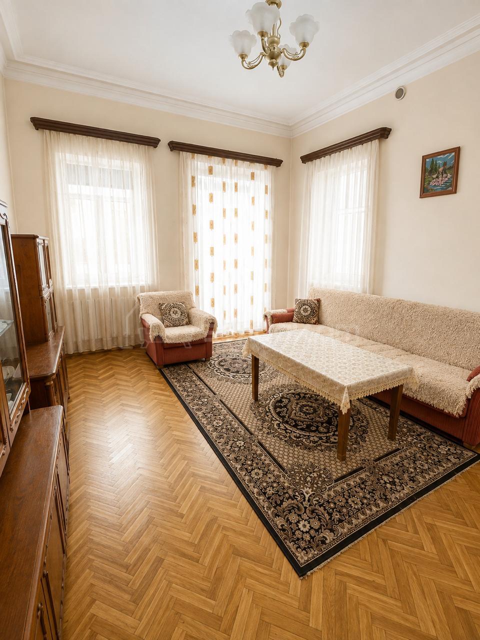 8 Սենյականոց Շքեղ Առանձնատուն, 989քմ, Լողավազանով, Ավտոտնակով