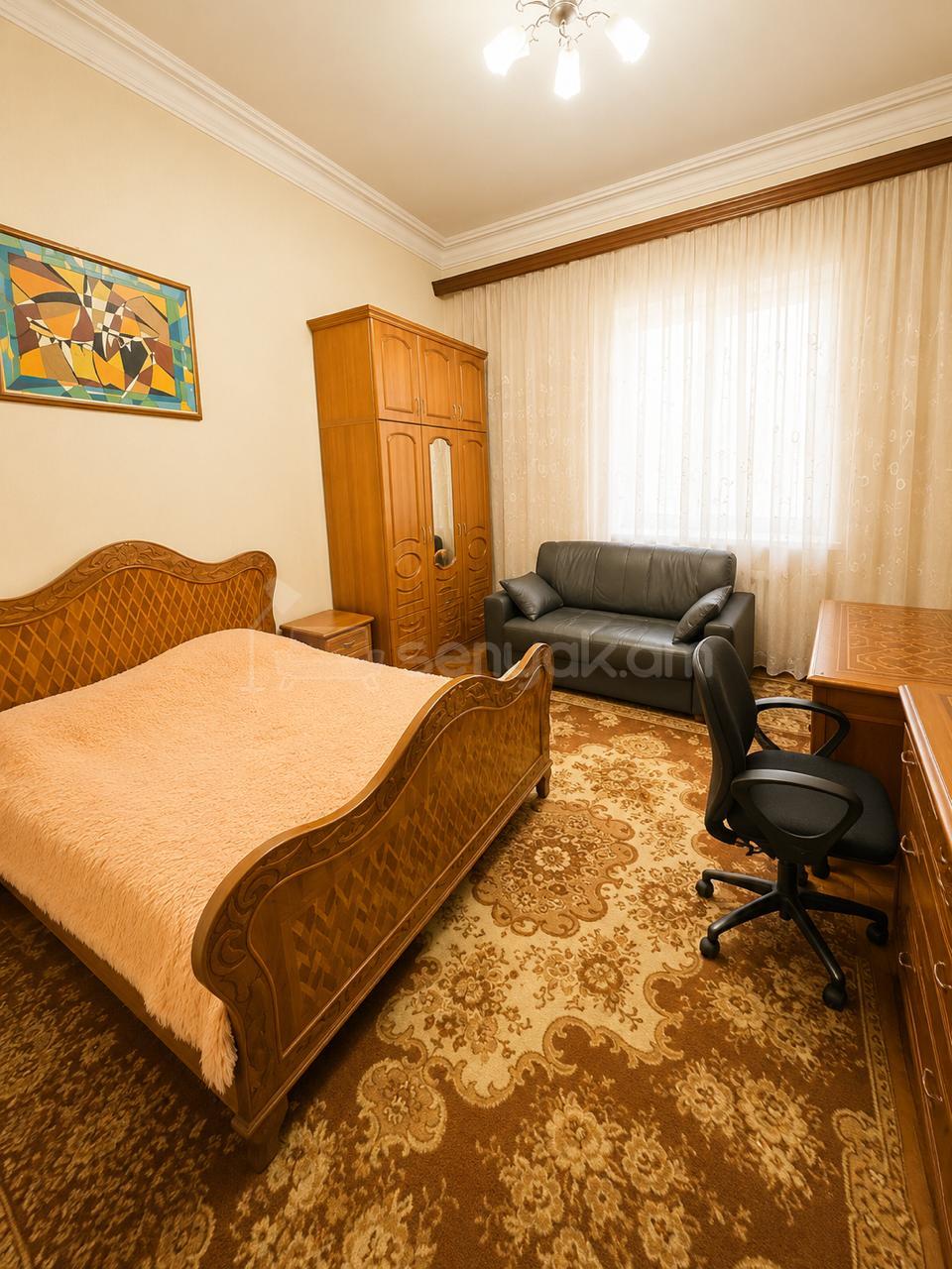 8 Սենյականոց Շքեղ Առանձնատուն, 989քմ, Լողավազանով, Ավտոտնակով