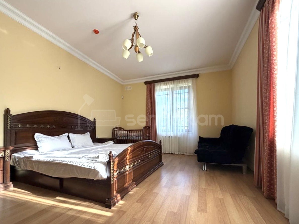 7 Սենյականոց Շքեղ Առանձնատուն, 700քմ, Լողավազանով