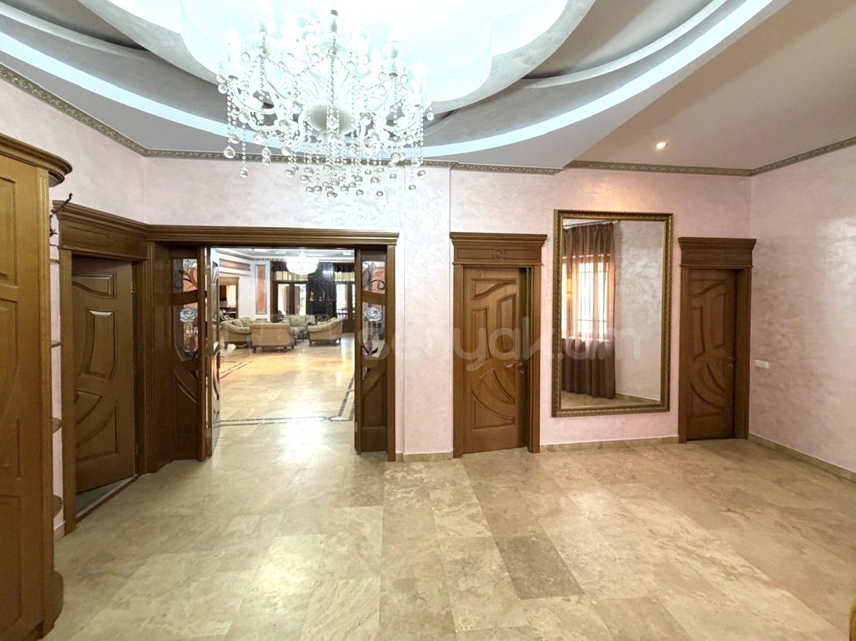 7 Սենյականոց Շքեղ Առանձնատուն, 700քմ, Լողավազանով