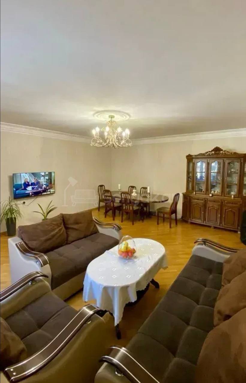 4 Սենյականոց Բնակարան Քարե Շենքում, 113քմ, 3/5 հարկ, Նորմալ Վիճակում