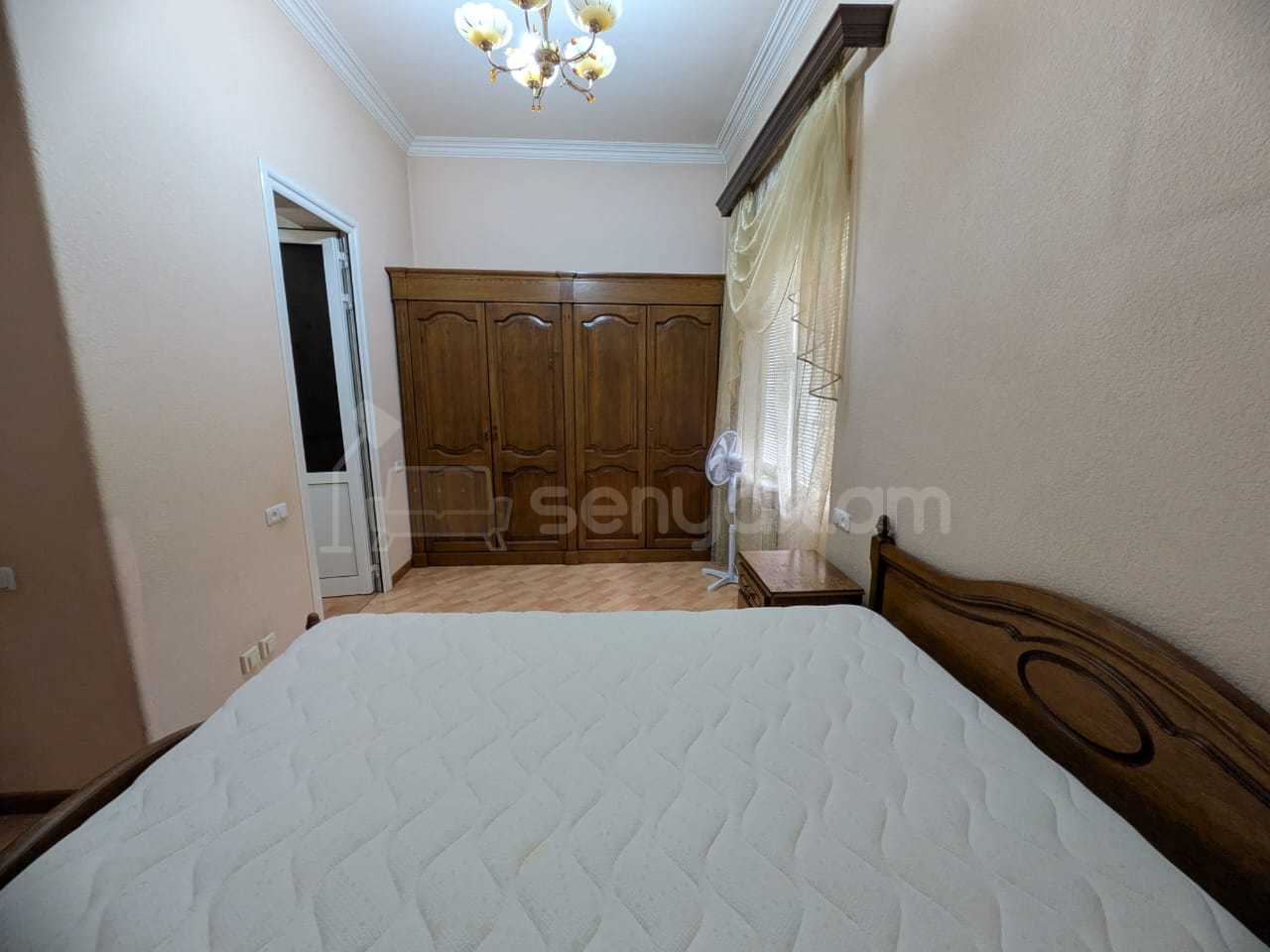 3 Սենյականոց Բնակարան Քարե Շենքում, 150քմ, 2/4 հարկ, Կապիտալ Վերանորոգված, Կահավորված