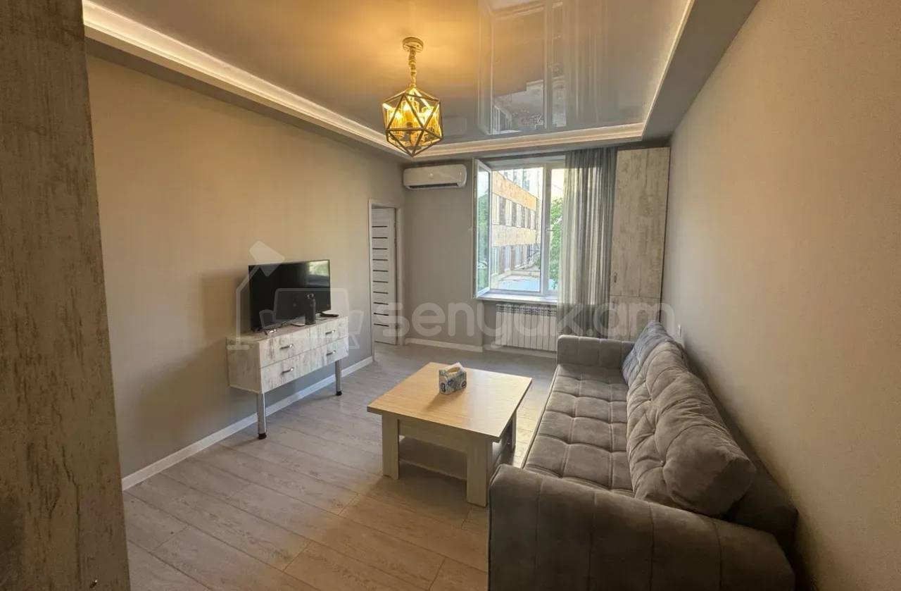 2 Սենյականոց Բնակարան Քարե Շենքում, 50քմ, 3/5 հարկ, Կապիտալ Վերանորոգված, Կահավորված, Արևկող