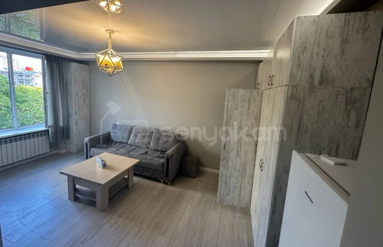 2 Սենյականոց Բնակարան Քարե Շենքում, 50քմ, 3/5 հարկ, Կապիտալ Վերանորոգված, Կահավորված, Արևկող