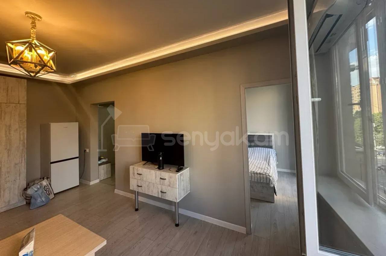 2 Սենյականոց Բնակարան Քարե Շենքում, 50քմ, 3/5 հարկ, Կապիտալ Վերանորոգված, Կահավորված, Արևկող