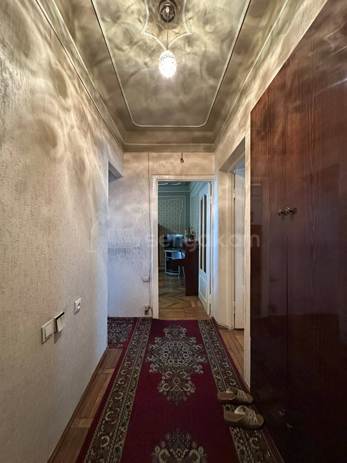 2 Սենյականոց Բնակարան Քարե Շենքում, 58քմ, 5/5 հարկ, Նորմալ Վիճակում