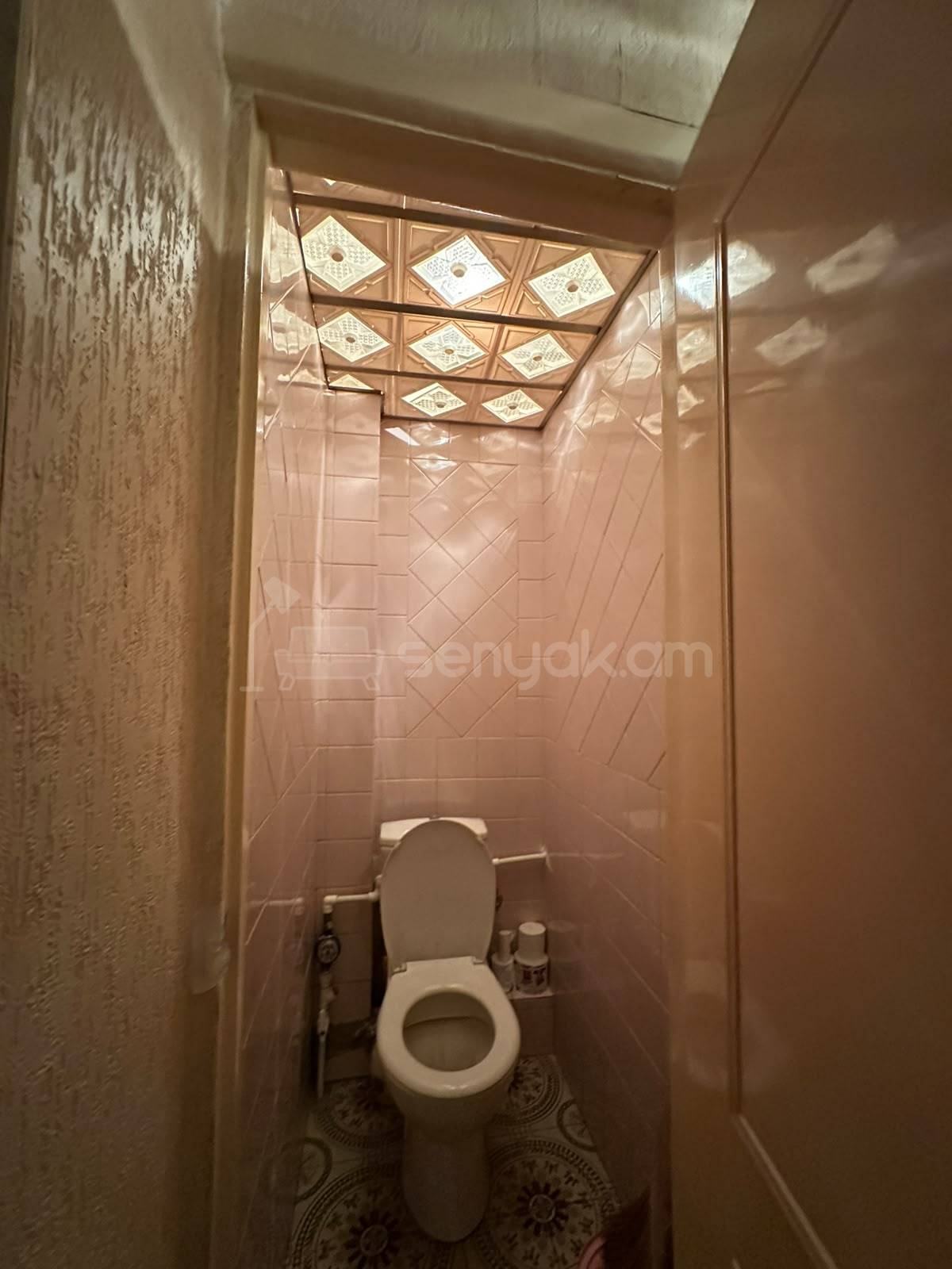 2 Սենյականոց Բնակարան Քարե Շենքում, 58քմ, 5/5 հարկ, Նորմալ Վիճակում