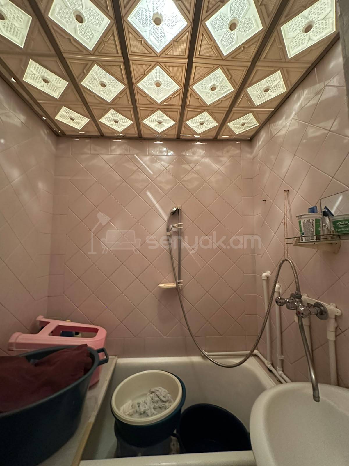 2 Սենյականոց Բնակարան Քարե Շենքում, 58քմ, 5/5 հարկ, Նորմալ Վիճակում