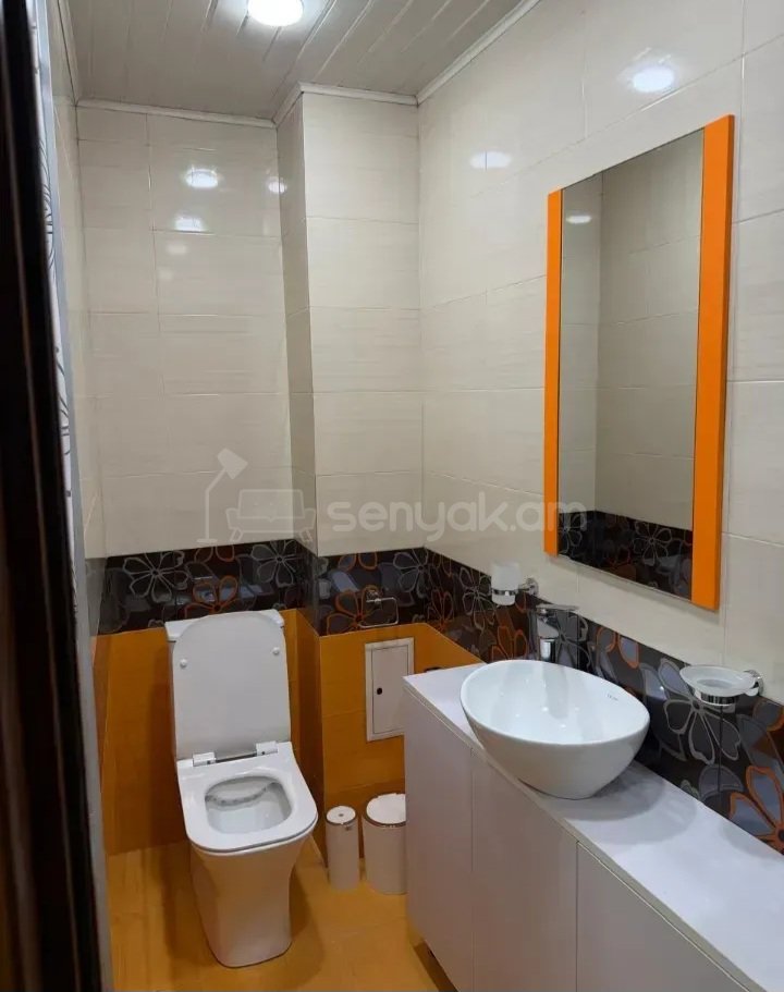 3 Սենյականոց Բնակարան Քարե Շենքում, 97քմ, 7/13 հարկ, Կապիտալ Վերանորոգված, Կահավորված
