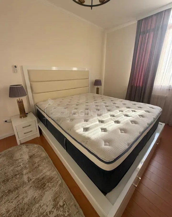 3 Սենյականոց Բնակարան Քարե Շենքում, 97քմ, 7/13 հարկ, Կապիտալ Վերանորոգված, Կահավորված