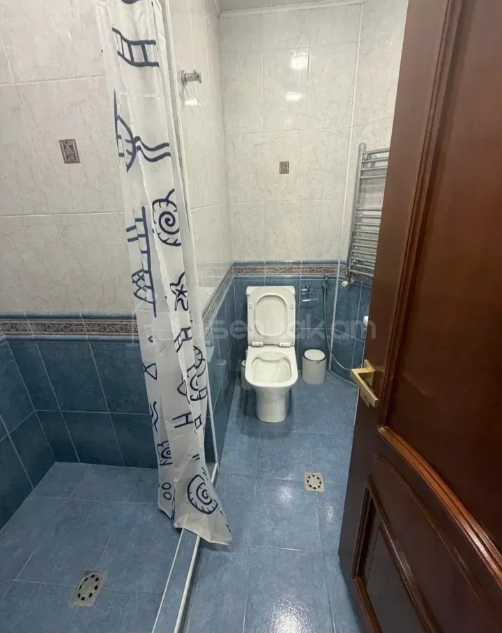3 Սենյականոց Բնակարան Քարե Շենքում, 97քմ, 7/13 հարկ, Կապիտալ Վերանորոգված, Կահավորված