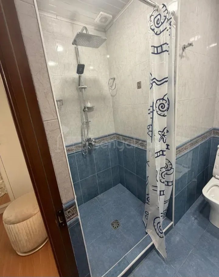 3 Սենյականոց Բնակարան Քարե Շենքում, 97քմ, 7/13 հարկ, Կապիտալ Վերանորոգված, Կահավորված