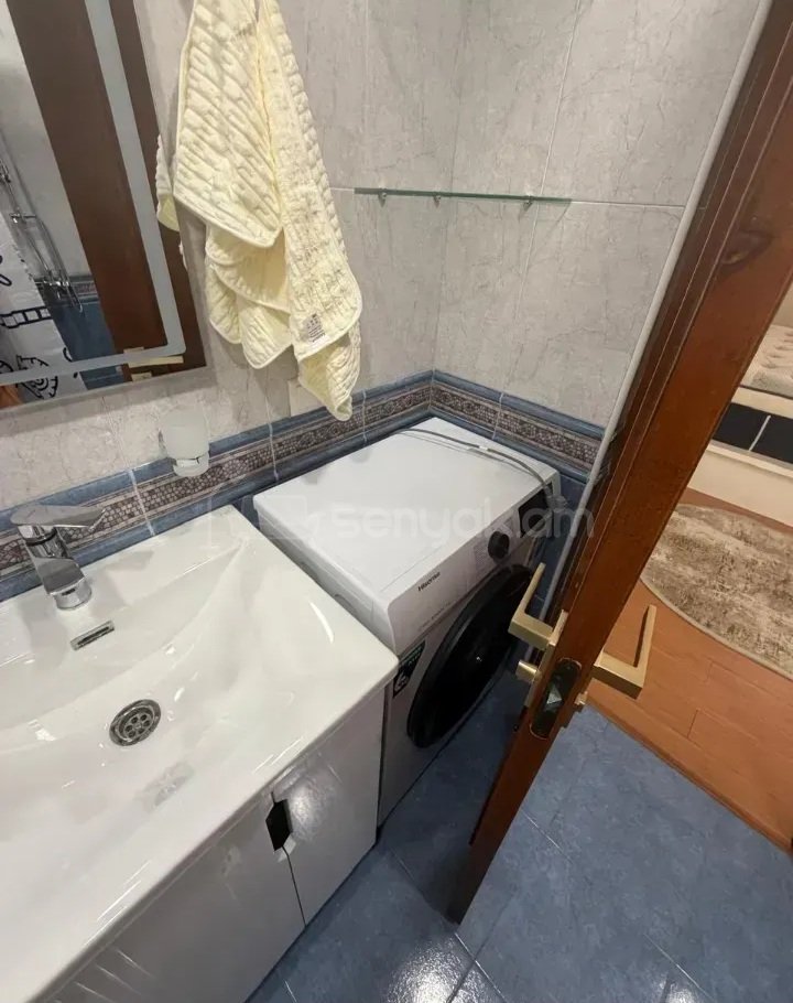 3 Սենյականոց Բնակարան Քարե Շենքում, 97քմ, 7/13 հարկ, Կապիտալ Վերանորոգված, Կահավորված