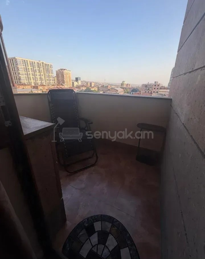 3 Սենյականոց Բնակարան Քարե Շենքում, 97քմ, 7/13 հարկ, Կապիտալ Վերանորոգված, Կահավորված