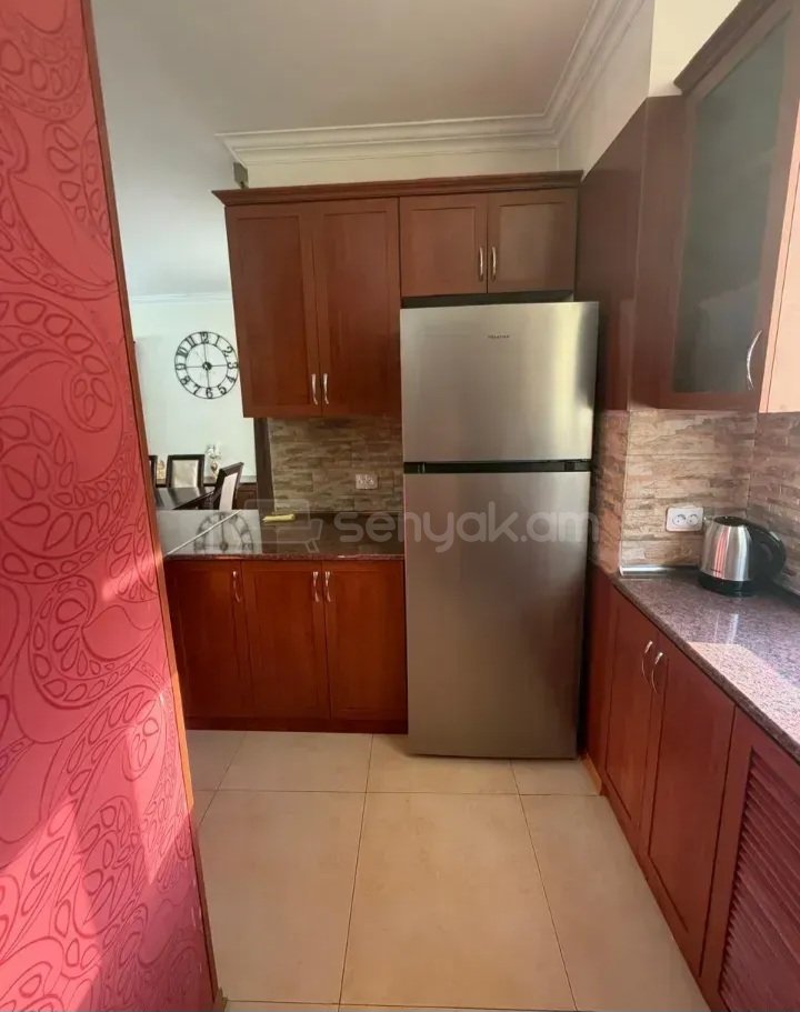 3 Սենյականոց Բնակարան Քարե Շենքում, 97քմ, 7/13 հարկ, Կապիտալ Վերանորոգված, Կահավորված