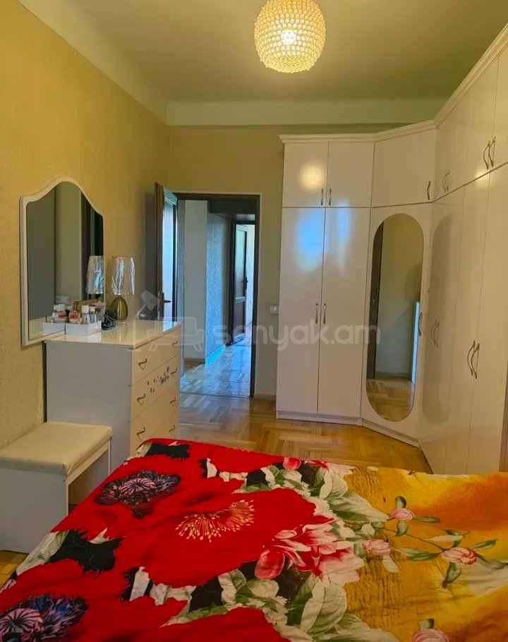 3 Սենյականոց Բնակարան, 60քմ, 3/9 հարկ, Նորմալ Վիճակում, Կահավորված