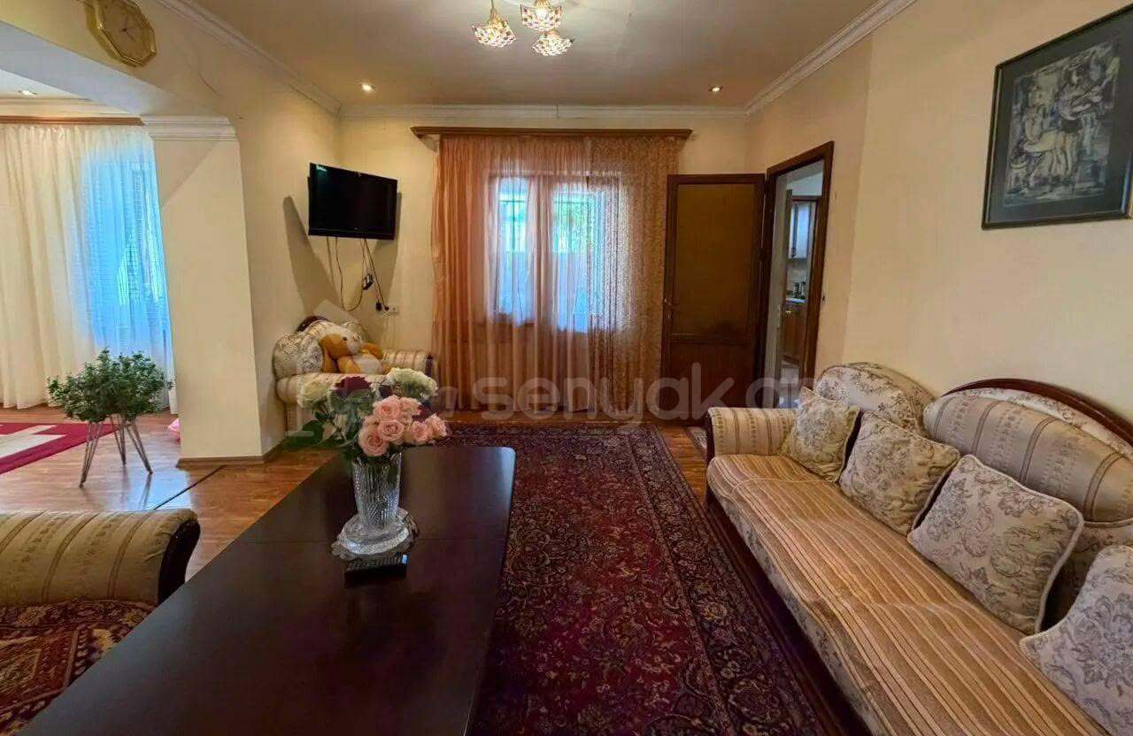 4 Սենյականոց Սեփական Տուն, 450քմ, Կապիտալ Վերանորոգված, Ավտոտնակով
