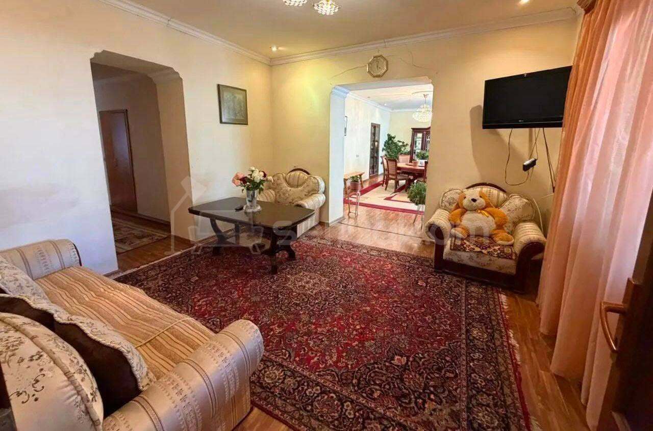 4 Սենյականոց Սեփական Տուն, 450քմ, Կապիտալ Վերանորոգված, Ավտոտնակով