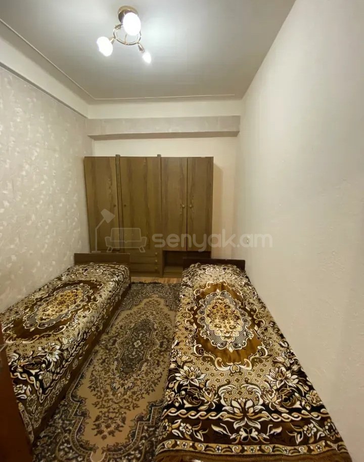 2 Սենյականոց Բնակարան Քարե Շենքում, 42քմ, 8/9 հարկ, Կապիտալ Վերանորոգված, Կահավորված