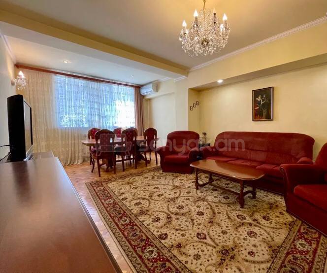3 Սենյականոց Բնակարան, 90քմ, 2/12 հարկ, Կապիտալ Վերանորոգված
